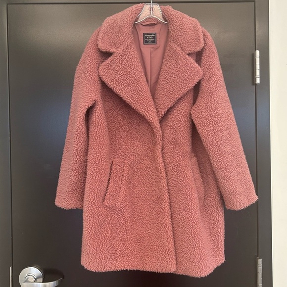 Abercrombie & Fitch • Faux Sherpa Teddy Jacket - Picture 9 of 10